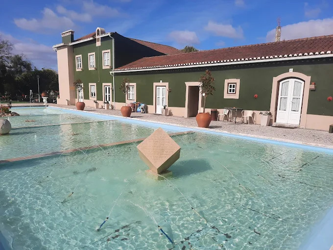 Quinta do Pinheiro: O Que Esperar de uma Estadia neste Hotel Rural na Nazaré