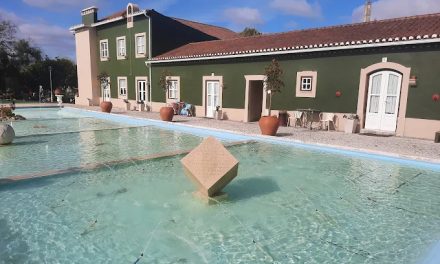 Quinta do Pinheiro: O Que Esperar de uma Estadia neste Hotel Rural na Nazaré
