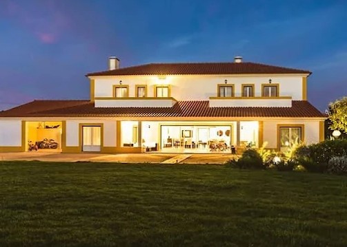 Descubra a Casa do Alfaro: Um Refúgio de Charme na Azambuja