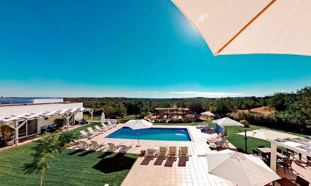 Casa Branca em Tavira: Tranquilidade e Conforto no Sul de Portugal