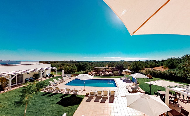 Casa Branca em Tavira: Tranquilidade e Conforto no Sul de Portugal